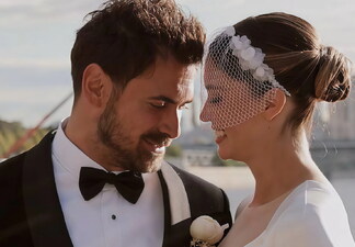 Агата Муцениеце и Петр Дранга провели свадьбу у воды